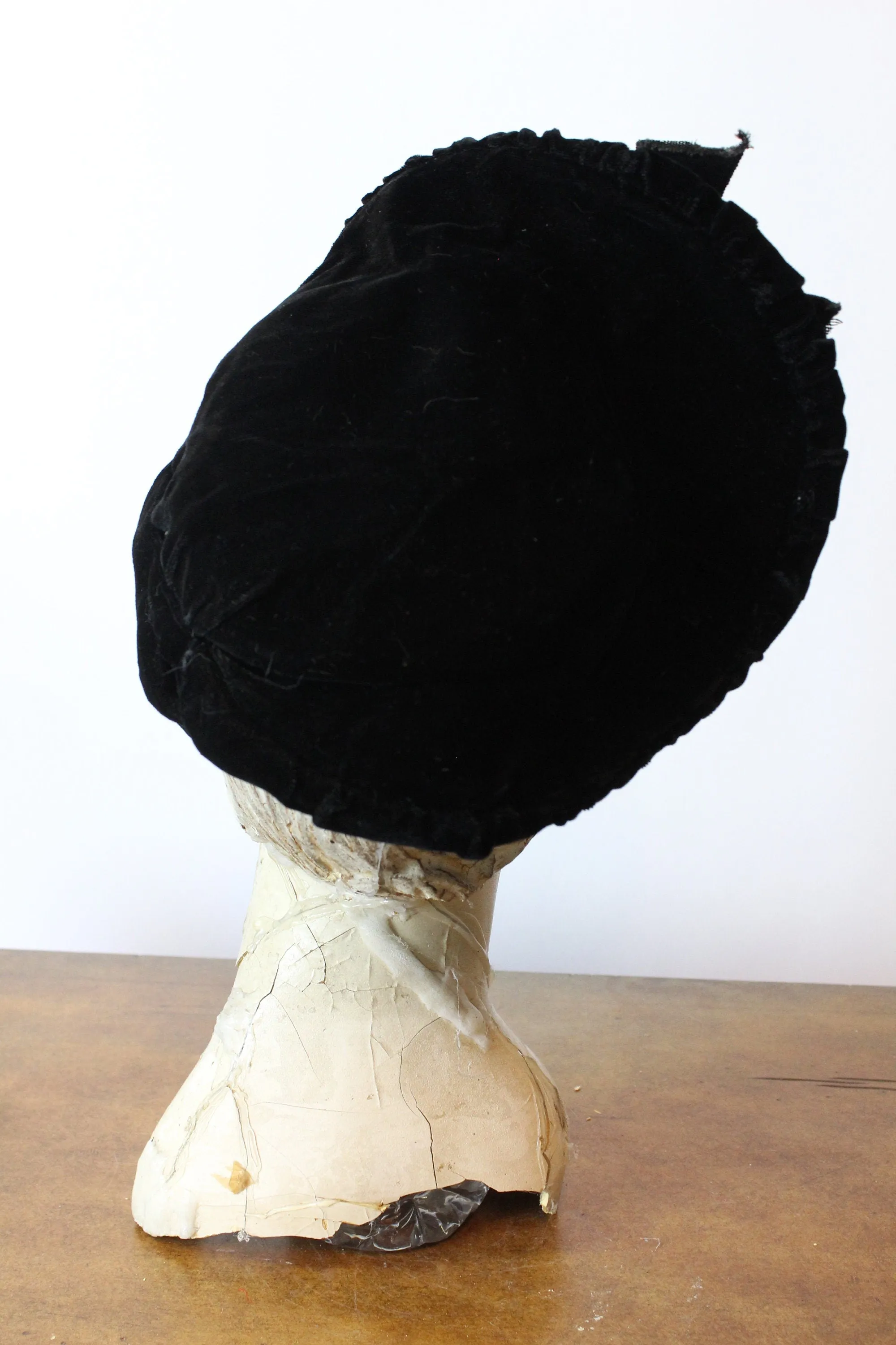 1940s TALL BRIM velvet hat | new fall