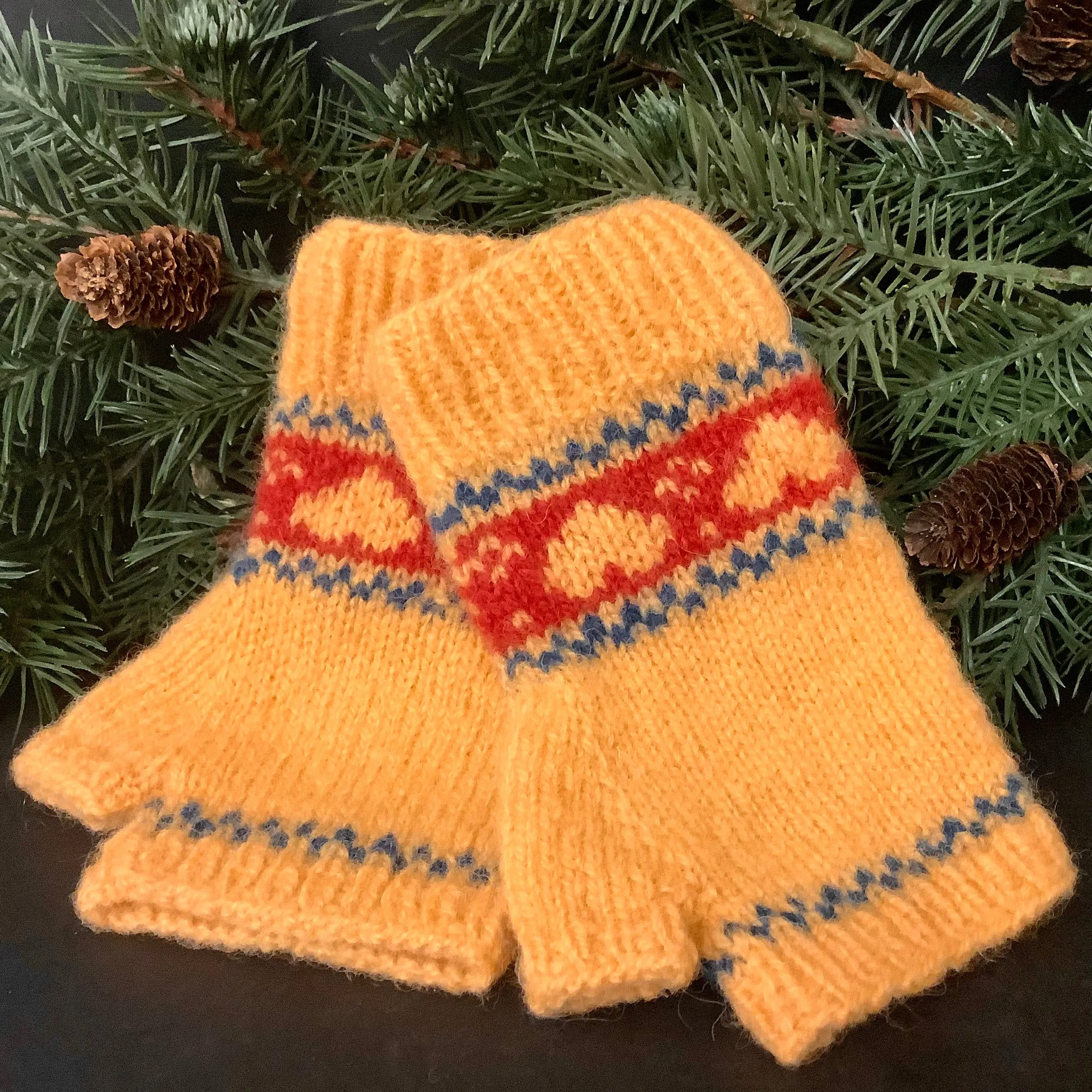 Fingerless Kid’s Gloves in Sunflower Yellow