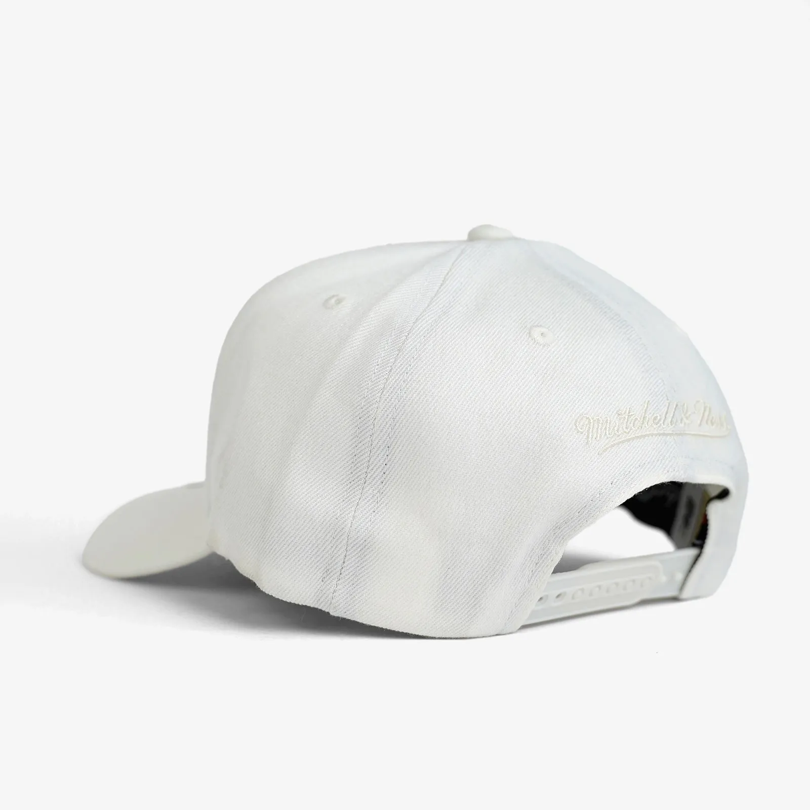 Milwaukee Bucks Deer Arch Classic Redline Snapback - Unbleached