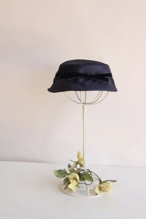 Vintage 1940s 1950's Navy Blue Silk and Velvet Cloche Hat