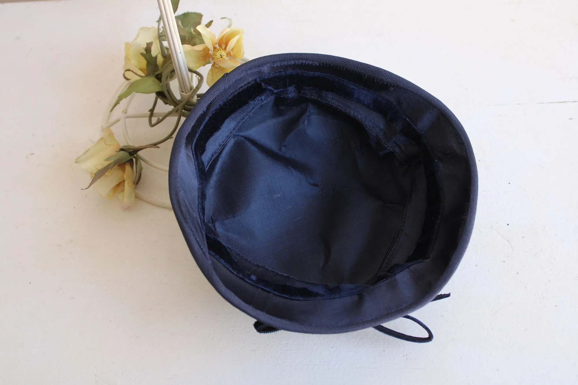 Vintage 1940s 1950's Navy Blue Silk and Velvet Cloche Hat