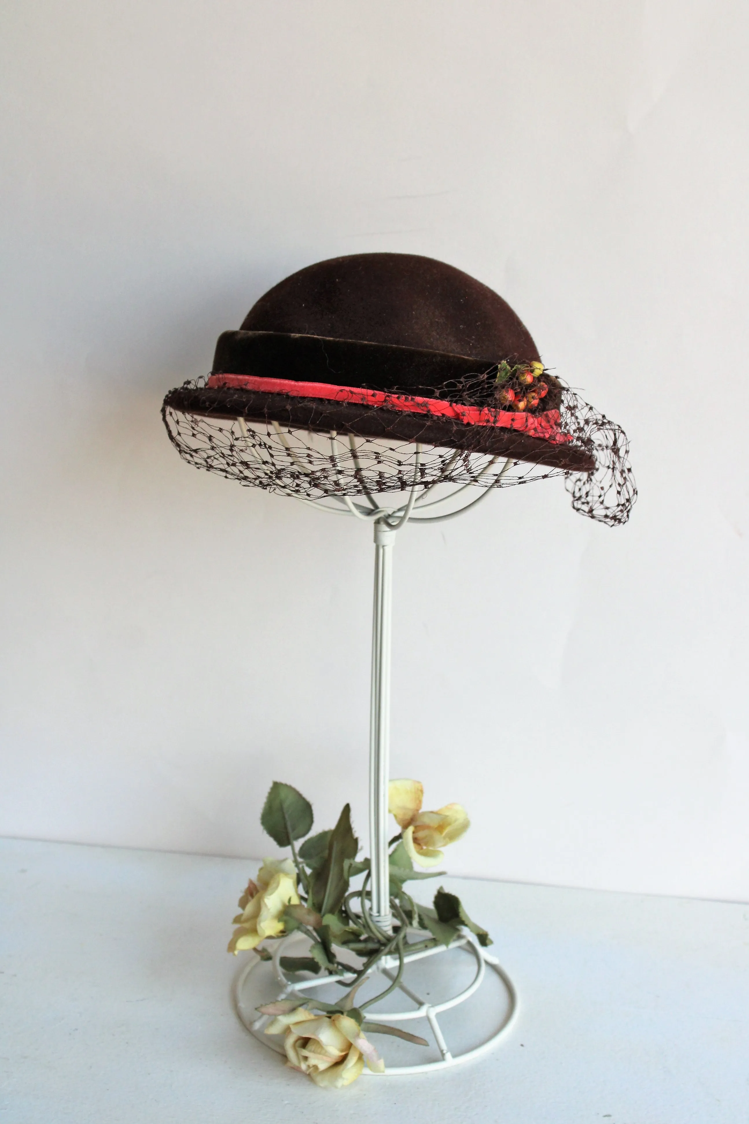 Vintage 1950s Bonwit Teller Brown Hat with Veil