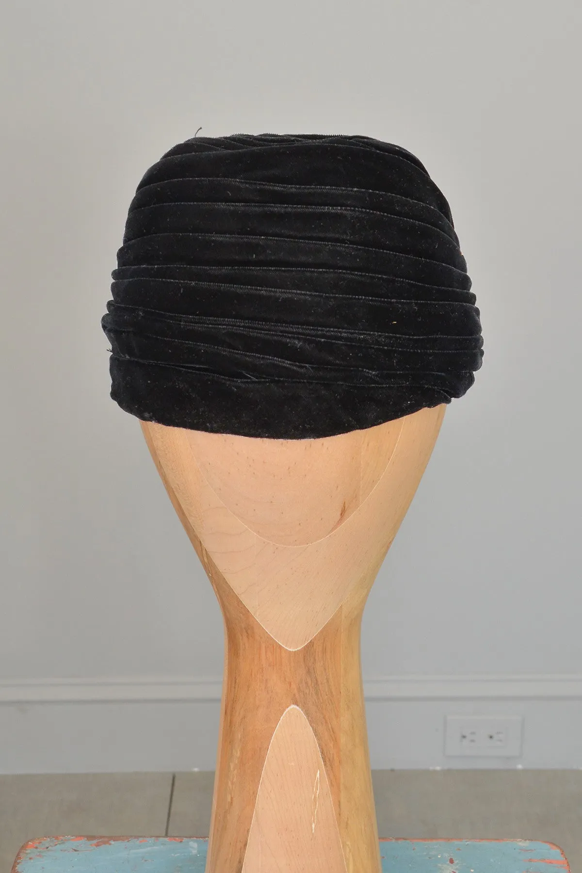 Vintage Black Velvet Beehive Cloche Turban